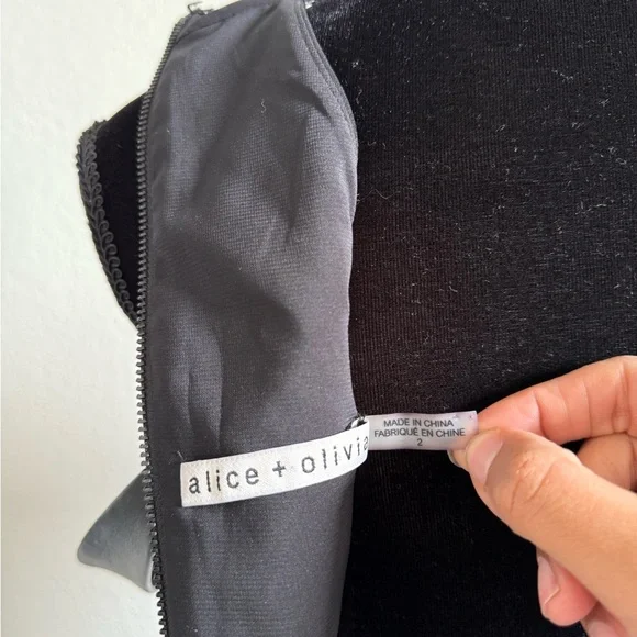 Alice + Olivia Elegant Black Sleeveless Dress - Picture 5 of 5